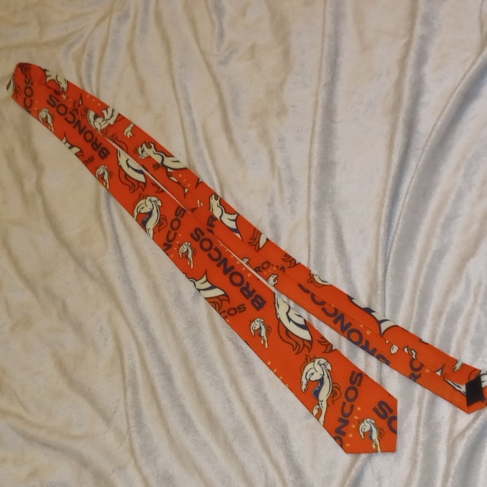 Men's Bronco's tie